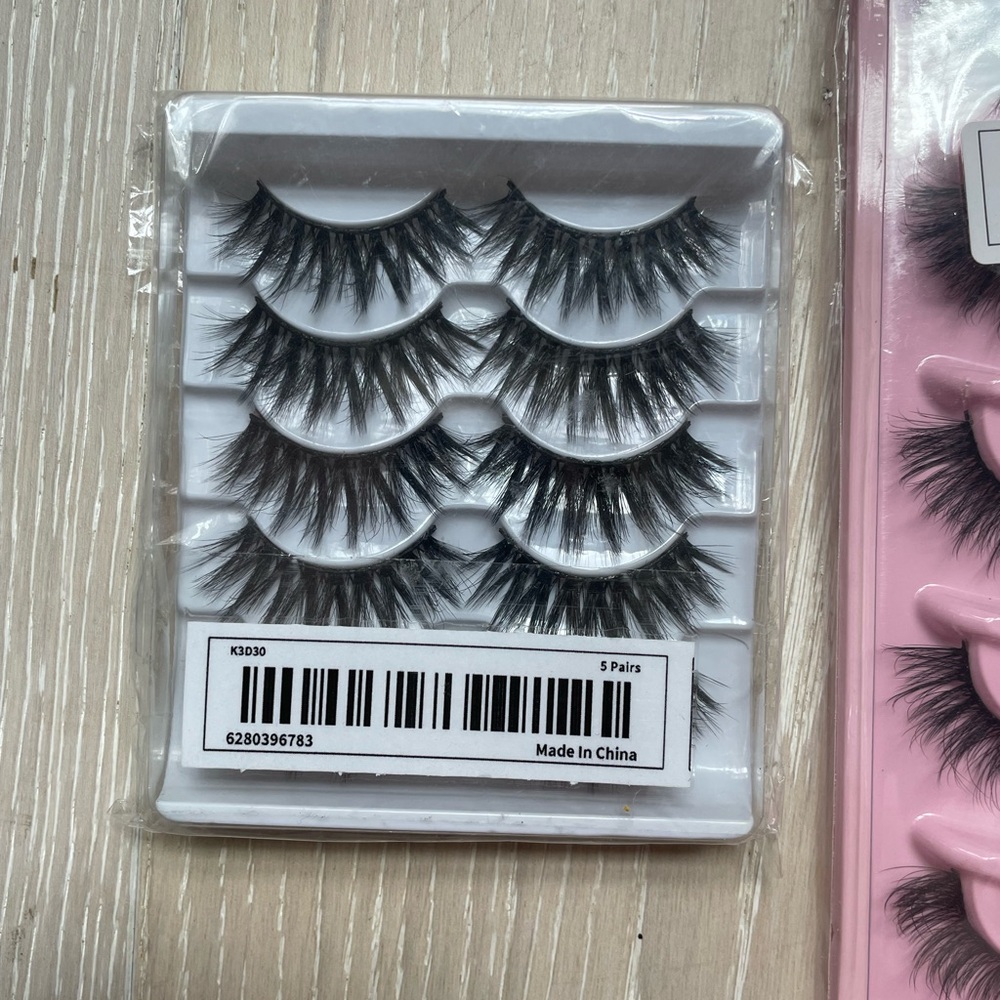 Assorted False Eyelashes Set - Picture 3 of 4